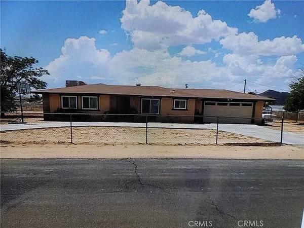 15420 Apache RD, Apple Valley, CA 92307