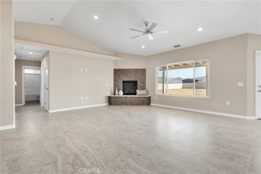 Hesperia, CA 92345,18363 Ranchero RD