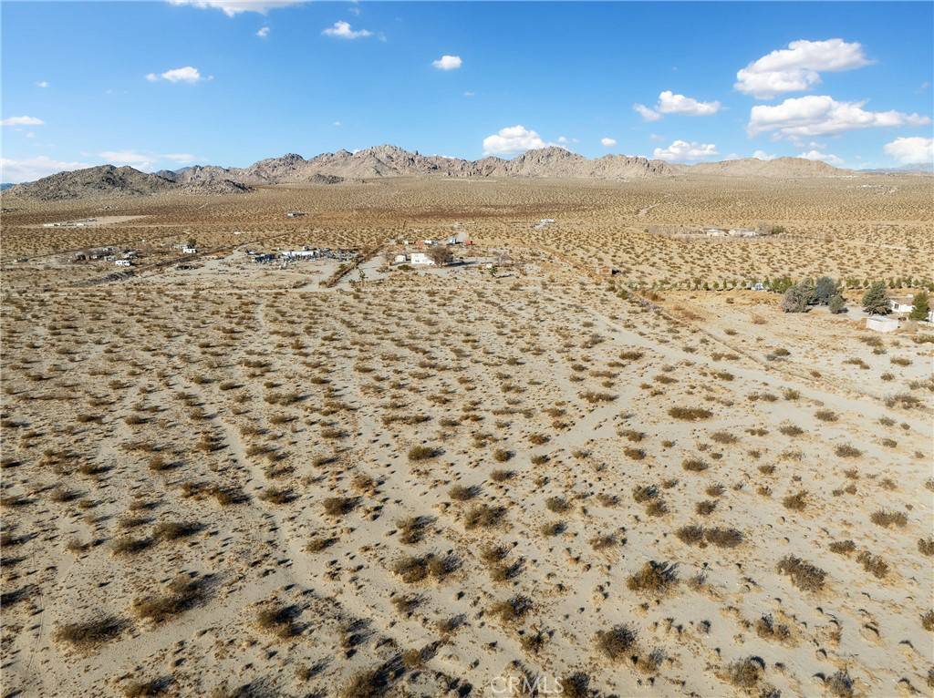 Lucerne Valley, CA 92356,719 Sage RD