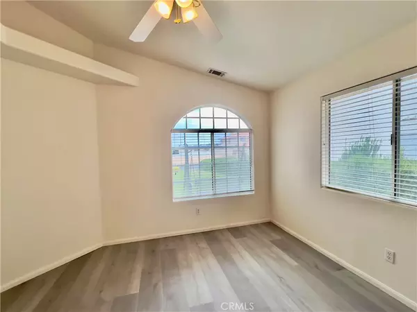 Victorville, CA 92395,17980 Lakeview DR
