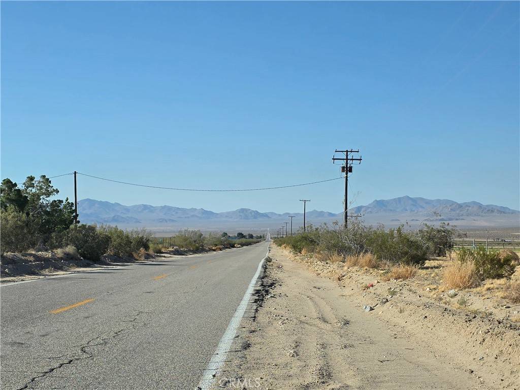 Lucerne Valley, CA 92356,509 Camp Rock RD