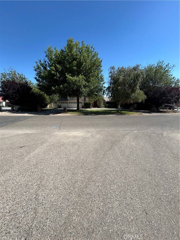 Apple Valley, CA 92308,18995 APPALOOSA RD