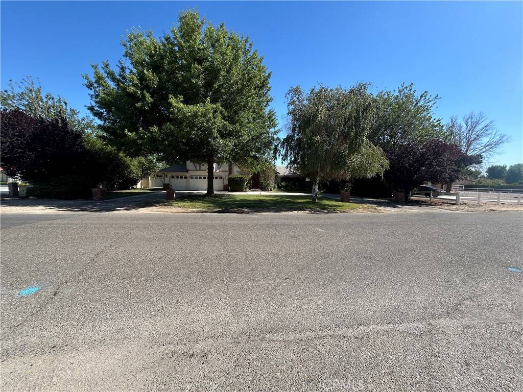 18995 APPALOOSA RD, Apple Valley, CA 92308