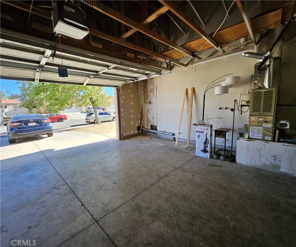 Adelanto, CA 92301,10966 Willow LN