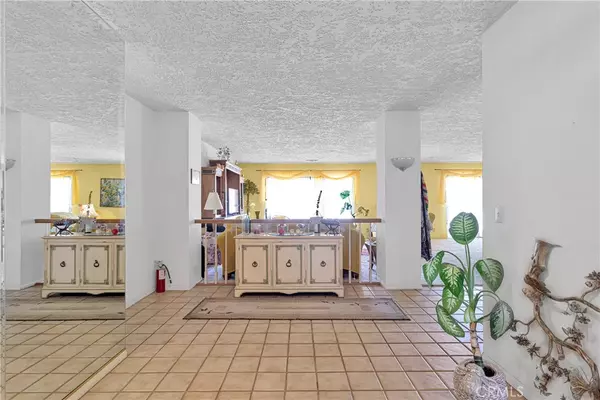 Apple Valley, CA 92307,19428 Shasta RD