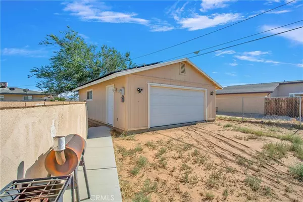 Apple Valley, CA 92308,13076 Osage RD