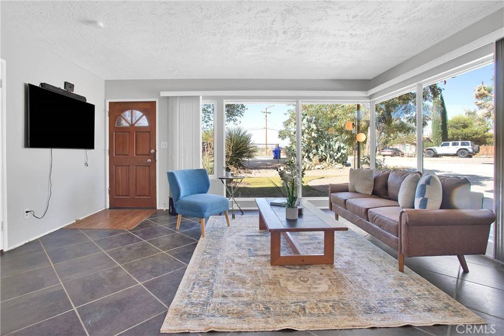 Apple Valley, CA 92308,13076 Osage RD