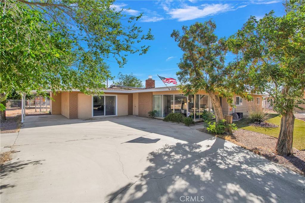 13076 Osage RD, Apple Valley, CA 92308
