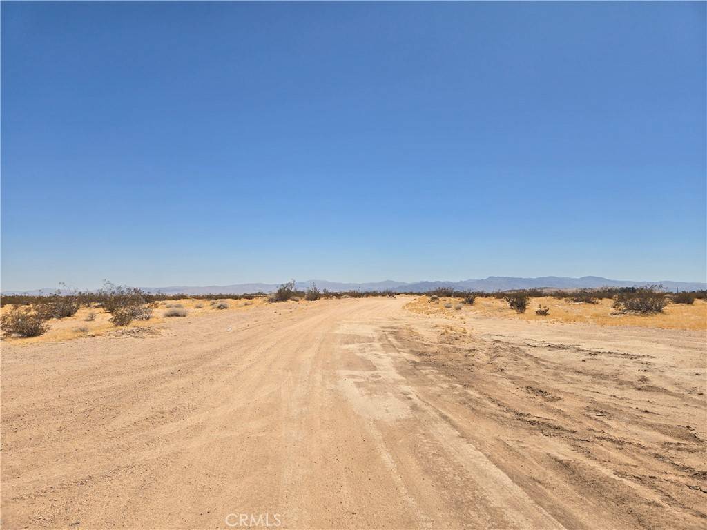 Newberry Springs, CA 92365,0 Harvard Rd 0539-102-53