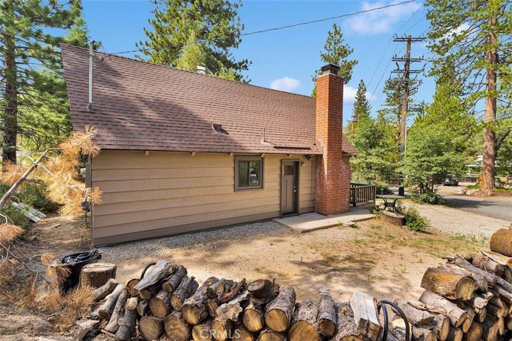 Running Springs, CA 92382,33198 Arrowbear DR