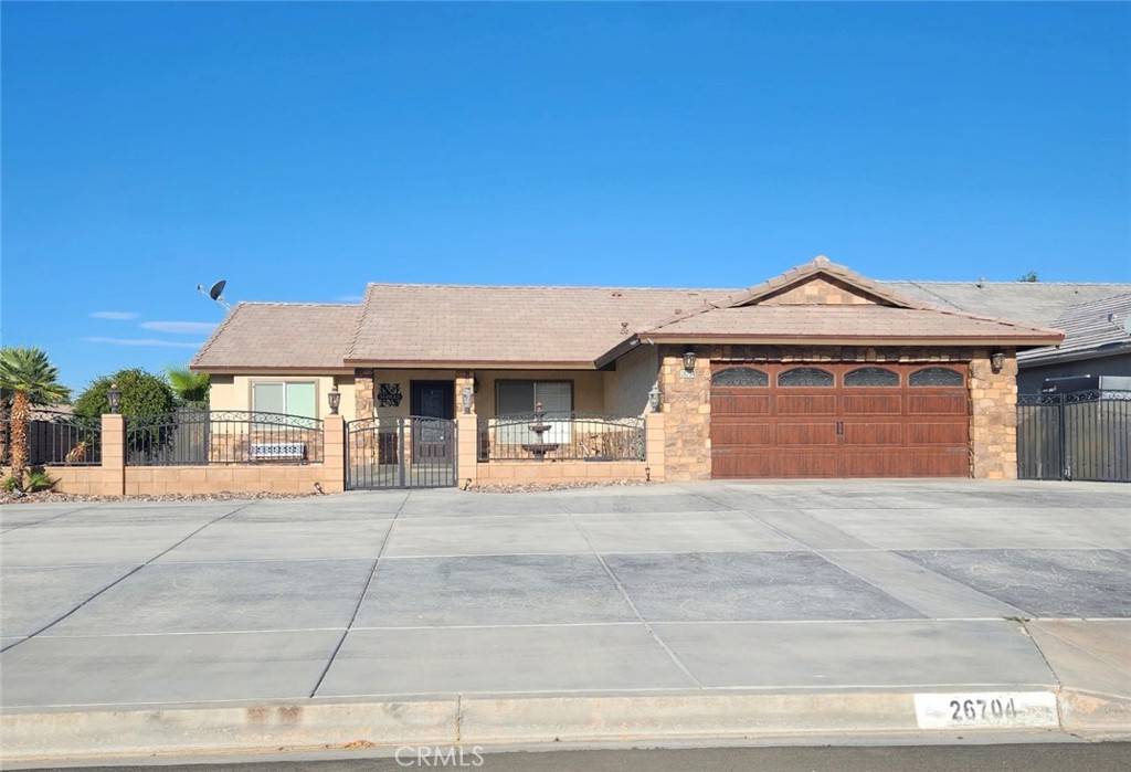 26704 Topsail LN, Helendale, CA 92342