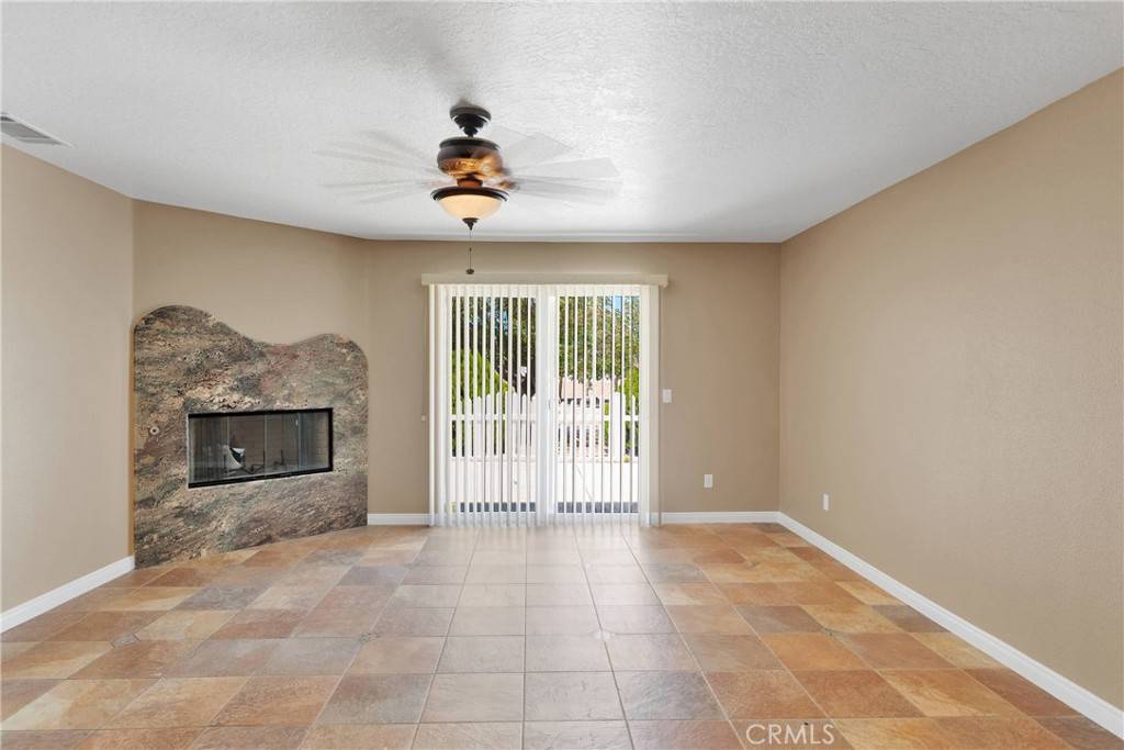 Hesperia, CA 92345,14572 Sultana ST