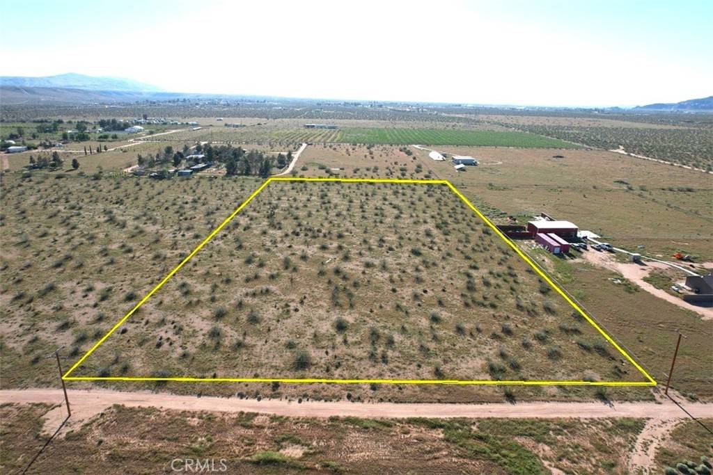 64 La Mesa RD, Apple Valley, CA 92308