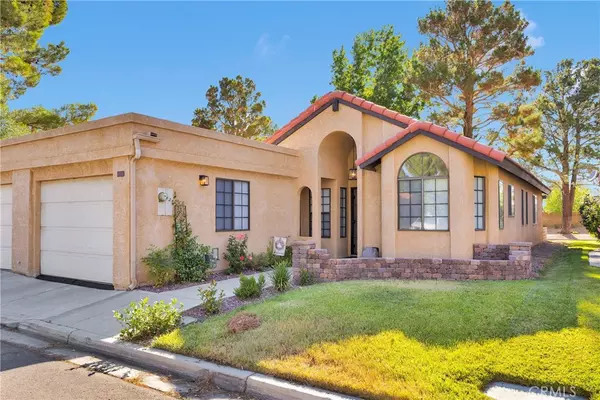 11722 Oak ST, Apple Valley, CA 92308