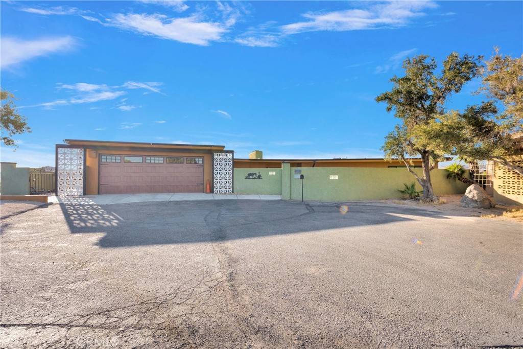 Barstow, CA 92311,10 Hill Top