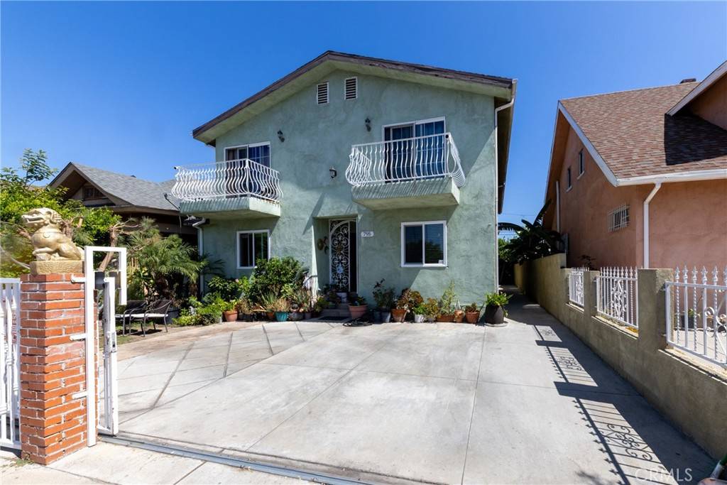 795 E 42nd PL, Los Angeles, CA 90011