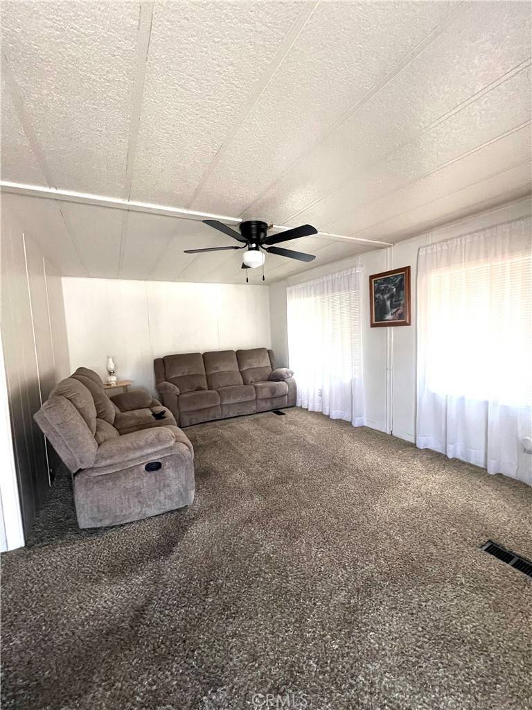 Victorville, CA 92395,13393 Mariposa RD #278