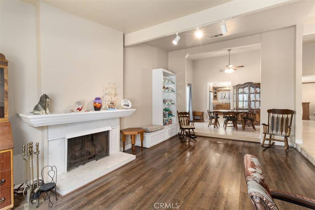 Upland, CA 91786,1193 w 13th ST