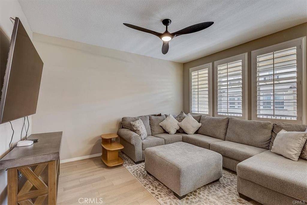 Valencia, CA 91354,28561 Herrera ST