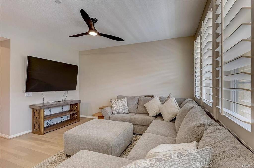 Valencia, CA 91354,28561 Herrera ST
