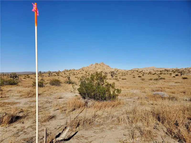 2 AC Longview RD, Palmdale, CA 93591