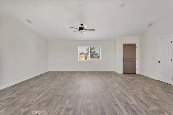 Phelan, CA 92371,8966 Sunset RD