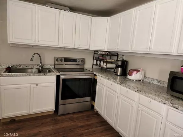 Phelan, CA 92371,9930 Desert LN