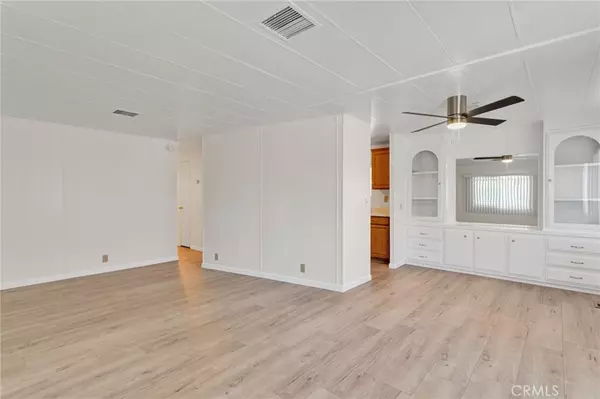 Victorville, CA 92392,15252 Seneca RD #297