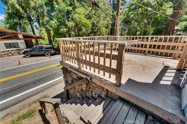 Crestline, CA 92325,22783 Waters DR