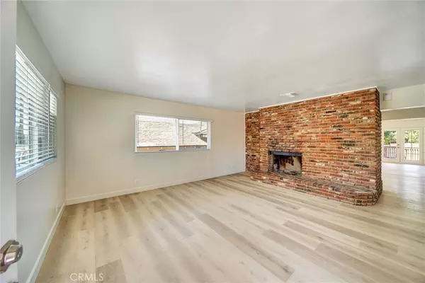 Sunland, CA 91040,8217 Grove ST