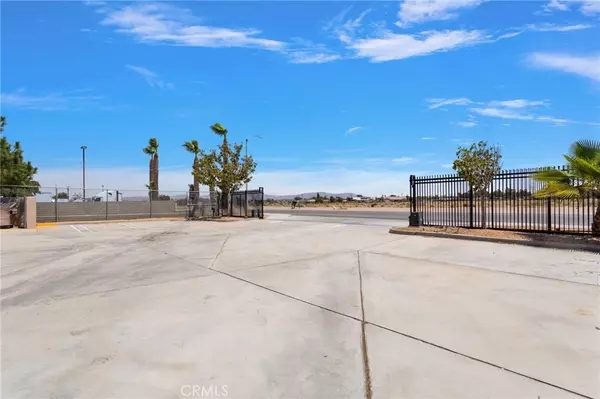 Hesperia, CA 92345,11768 Mariposa RD