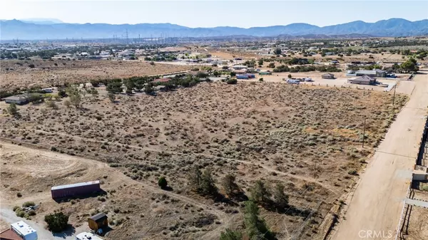 Oak Hills, CA 92344,44 Christina RD