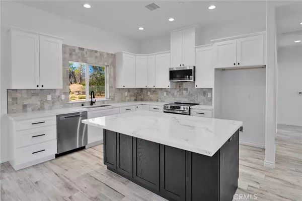 Apple Valley, CA 92307,21235 Pine Ridge AVE