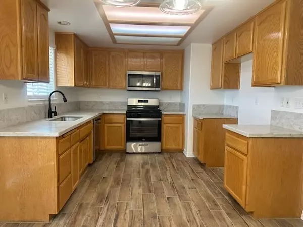 Apple Valley, CA 92307,14860 Narragansett RD