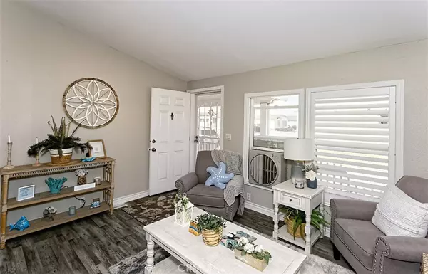 Apple Valley, CA 92308,22241 Nisqually RD #38