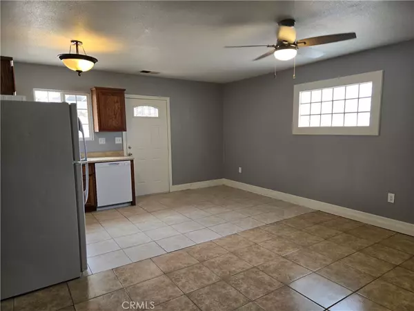 Oak Hills, CA 92344,6467 Oak Hill #B