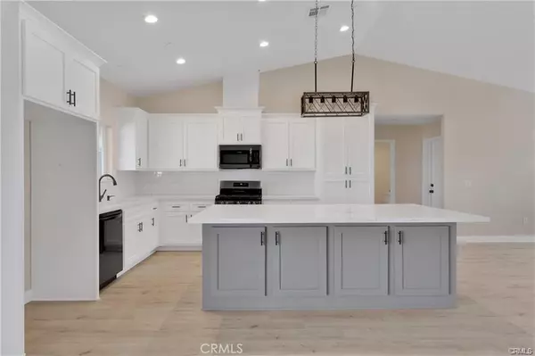 Apple Valley, CA 92308,10647 Central RD