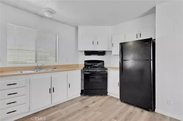 Hesperia, CA 92345,19255 Hinton