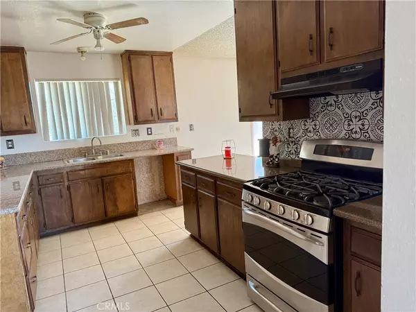 Hesperia, CA 92345,11509 3rd AVE