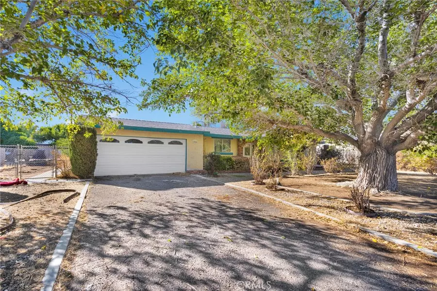 12566 Iroquois RD, Apple Valley, CA 92308