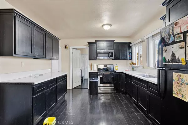 Los Angeles, CA 90003,130 E 107th