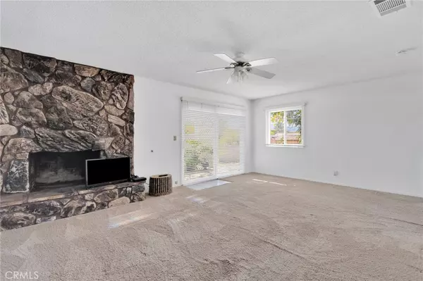 Hesperia, CA 92345,9485 Peach