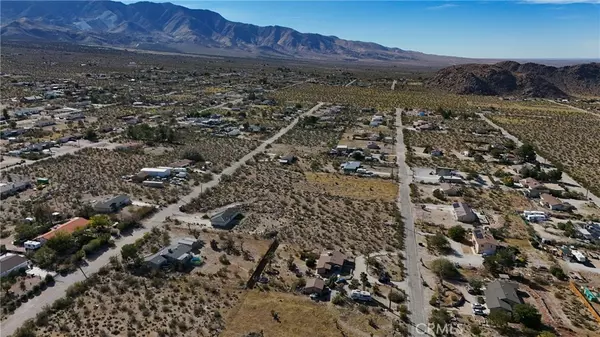 Lucerne Valley, CA 92356,781 Zircon RD