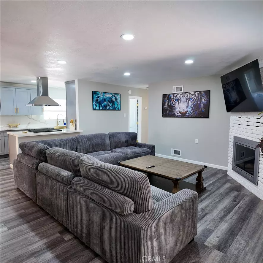 Apple Valley, CA 92307,18328 Symeron