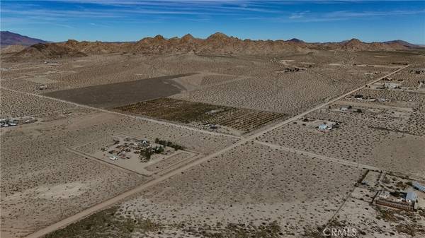 784 Rabbit Springs RD, Lucerne Valley, CA 92356