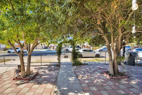 Redlands, CA 92374,1132 Calhoun ST