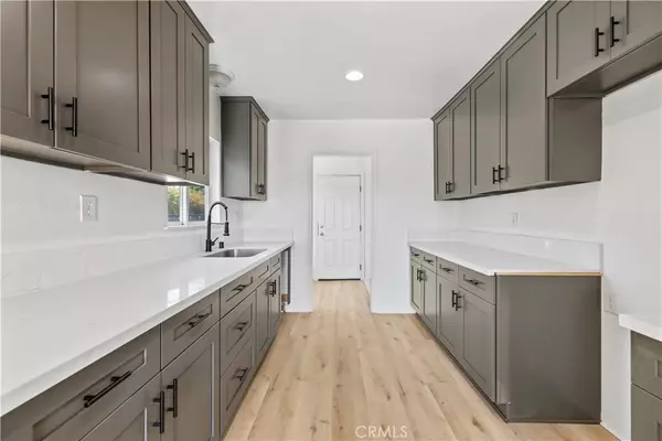 Fontana, CA 92335,18264 Pine