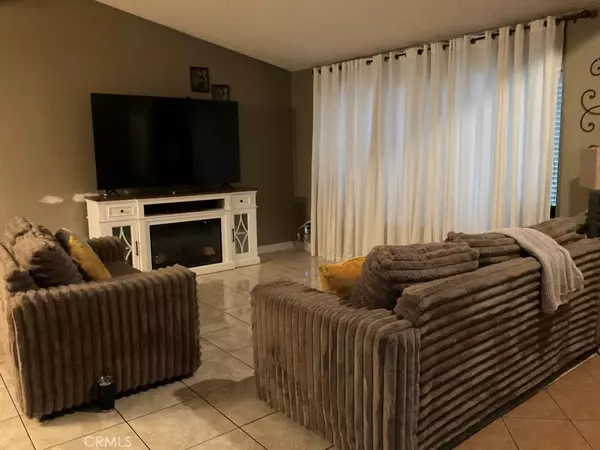 Oak Hills, CA 92344,13470 Cedar ST