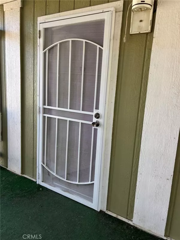 Apple Valley, CA 92307,20843 Waalew #C4