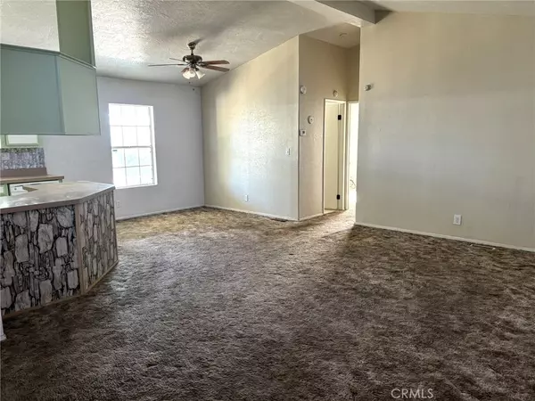 Apple Valley, CA 92307,20843 Waalew #C4